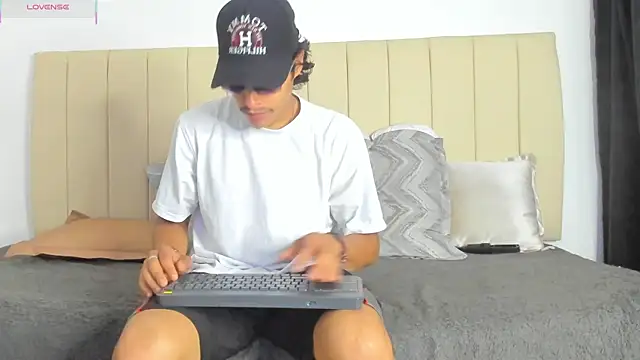 tommyhot7 online show from 07.24.26