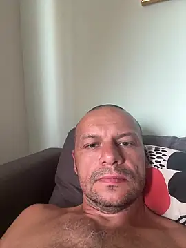 Snapshot of pchelka_para chatting on 05.31.26 pchelka para online show from 05.31.26