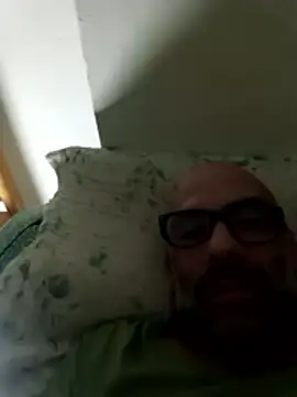 Snapshot of Italianman21 chatting on 06.18.26 Italianman21 online show from 06.18.26