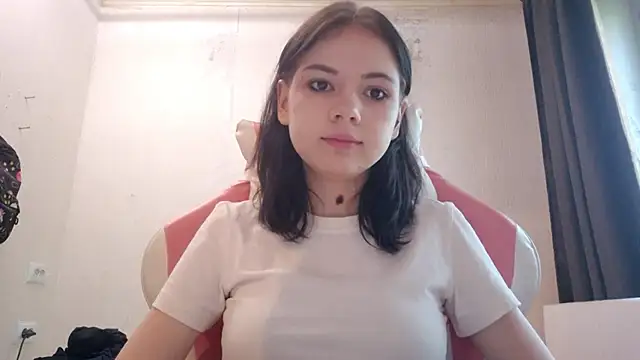 Snapshot of MilaTease chatting on 06.01.26 MilaTease online show from 06.01.26