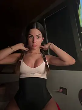 miaabelluccii online show from 06.07.26
