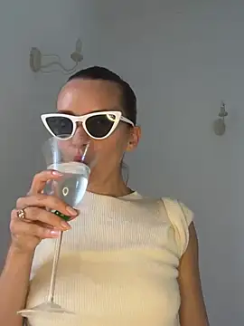 Snapshot of _Modu_Mirr__ chatting on 06.29.26 Modu Mirr online show from 06.29.26