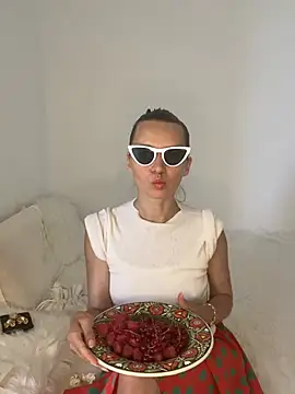 Snapshot of _Modu_Mirr__ chatting on 06.29.26 Modu Mirr online show from 06.29.26