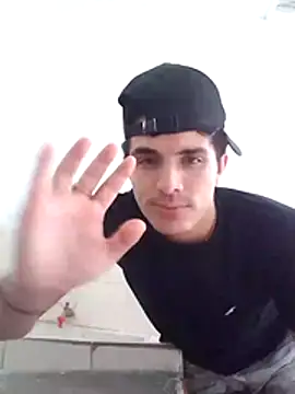 Snapshot of elvis_luciano chatting on 06.02.26 elvis luciano online show from 06.02.26
