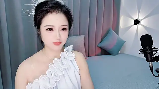 Momo-Wow online show from 07.21.26