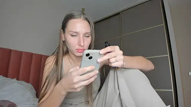 Snapshot of SofiClimbing chatting on 12.30.24 SofiClimbing online show from 12.30.24