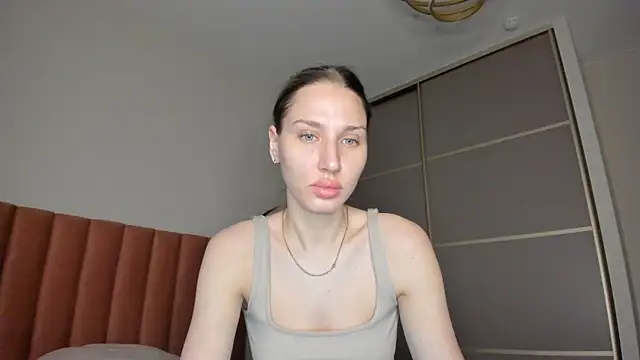 Snapshot of SofiClimbing chatting on 03.05.25 SofiClimbing online show from 03.05.25