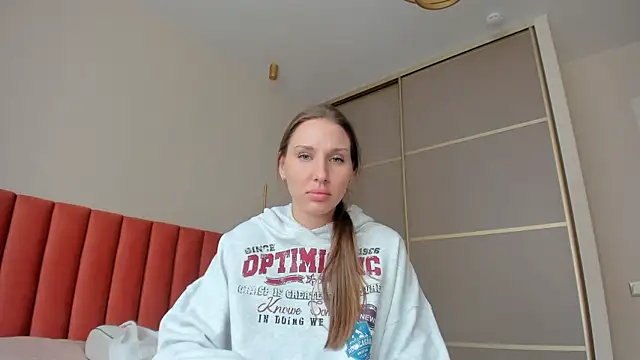 Snapshot of SofiClimbing chatting on 03.11.25 SofiClimbing online show from 03.11.25