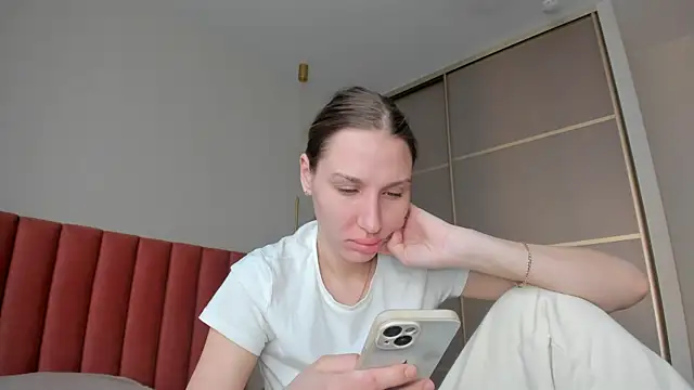 Snapshot of SofiClimbing chatting on 03.16.25 SofiClimbing online show from 03.16.25