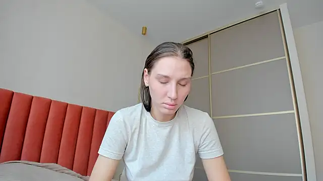 Snapshot of SofiClimbing chatting on 03.17.25 SofiClimbing online show from 03.17.25