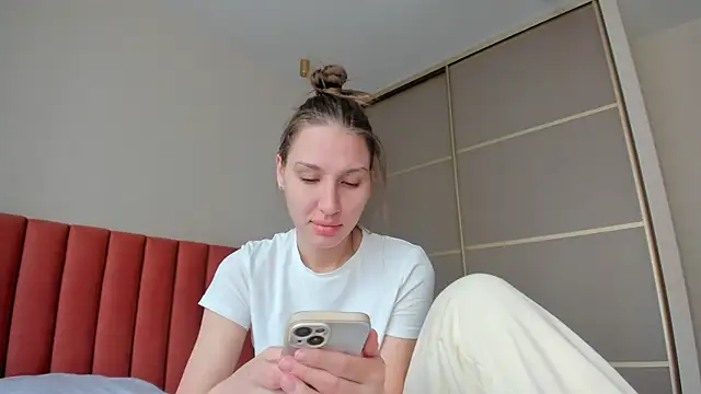 Snapshot of SofiClimbing chatting on 03.20.25 SofiClimbing online show from 03.20.25