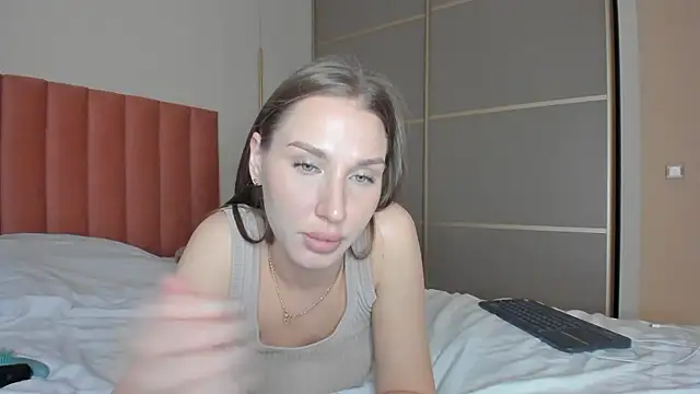 Snapshot of SofiClimbing chatting on 03.22.25 SofiClimbing online show from 03.22.25