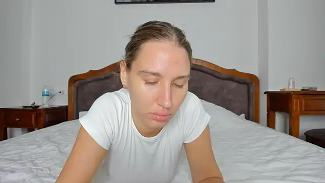 Snapshot of SofiClimbing chatting on 11.25.25 SofiClimbing online show from 11.25.25