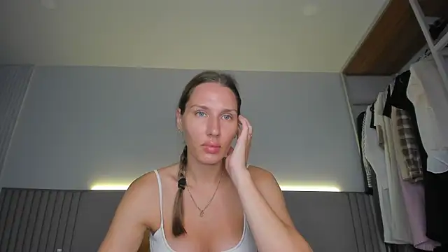 Snapshot of SofiClimbing chatting on 03.09.26 SofiClimbing online show from 03.09.26