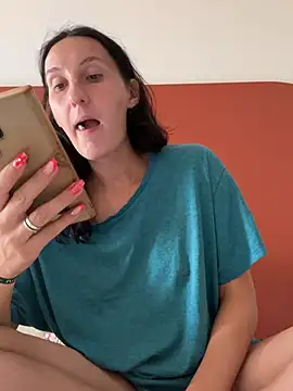 PregnantEmilia online show from 07.10.26