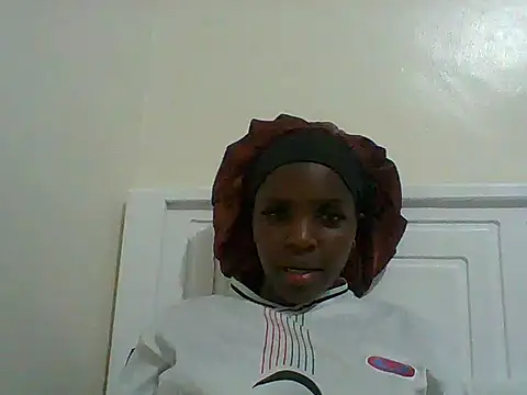 Snapshot of Prettyemie chatting on 06.03.26 Prettyemie online show from 06.03.26
