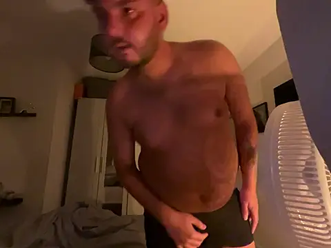Snapshot of jakeyboyxx chatting on 06.17.26 jakeyboyxx online show from 06.17.26