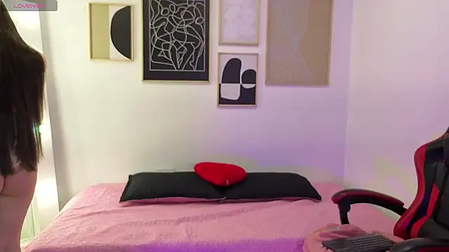 Snapshot of Val_dreams7 chatting on 07.03.26 Val dreams7 online show from 07.03.26