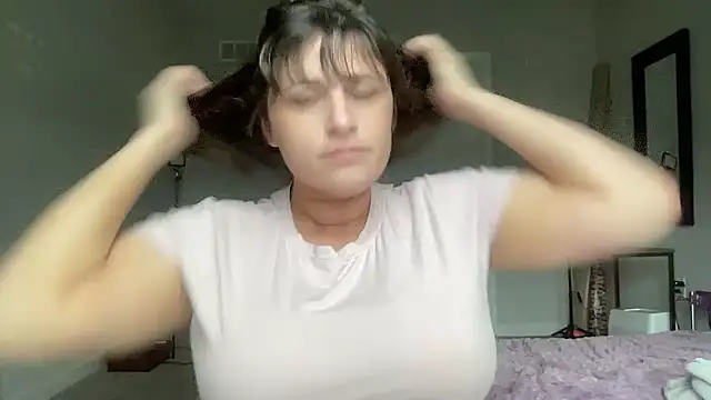 Snapshot of maddiliz chatting on 01.06.26 maddiliz online show from 01.06.26