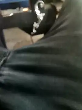 Singlemaleforcouples online show from 12.24.24