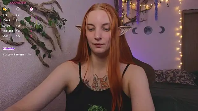 Snapshot of Elfie_Agatha chatting on 07.26.26 Elfie Agatha online show from 07.26.26