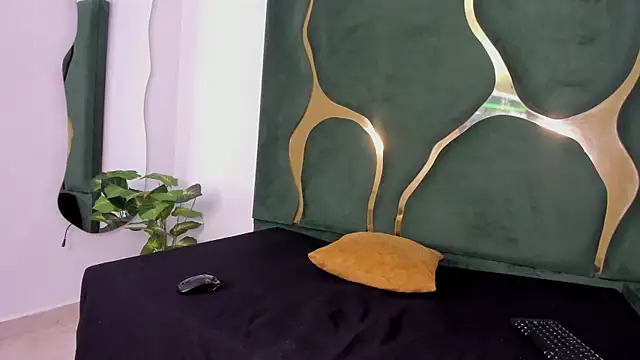 Mila petiteasm online show from 06.17.26