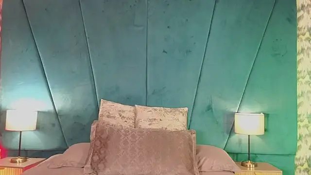 julimonroe  online show from 07.29.26