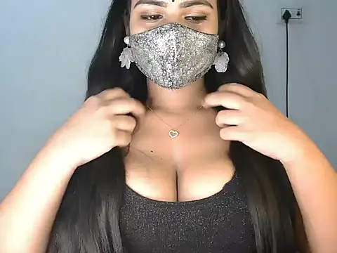 Snapshot of Curvy_Deepa chatting on 07.17.26 Curvy Deepa online show from 07.17.26