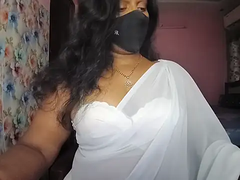 Snapshot of Meenakshy chatting on 06.05.26 Meenakshy online show from 06.05.26