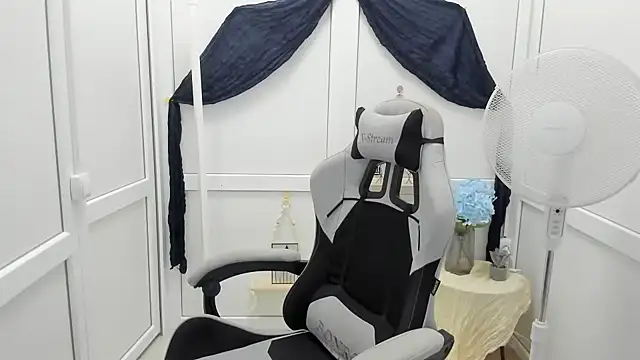 Vanilla Vixen online show from 07.28.26
