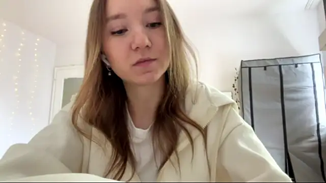 smalllisa online show from 06.04.26