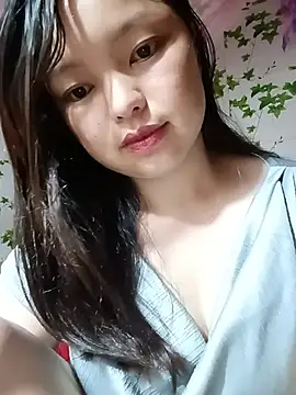 Snapshot of Linna-bae chatting on 06.04.26 Linna-bae online show from 06.04.26