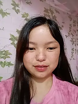 Snapshot of Linna-bae chatting on 06.14.26 Linna-bae online show from 06.14.26