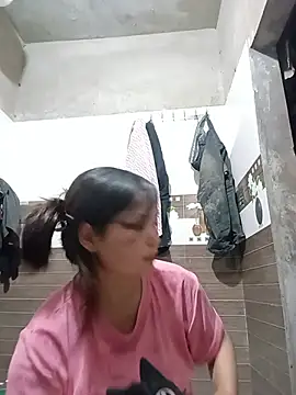 Snapshot of Linna-bae chatting on 06.15.26 Linna-bae online show from 06.15.26