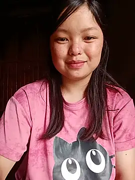 Snapshot of Linna-bae chatting on 06.22.26 Linna-bae online show from 06.22.26
