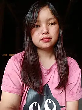 Snapshot of Linna-bae chatting on 06.24.26 Linna-bae online show from 06.24.26
