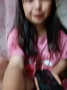 Snapshot of Linna-bae chatting on 06.26.26 Linna-bae online show from 06.26.26
