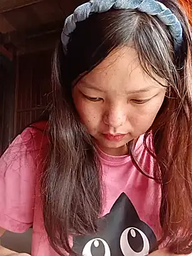 Snapshot of Linna-bae chatting on 06.27.26 Linna-bae online show from 06.27.26