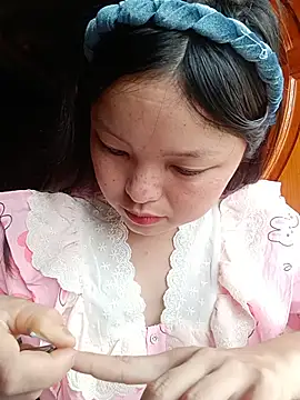 Snapshot of Linna-bae chatting on 06.30.26 Linna-bae online show from 06.30.26