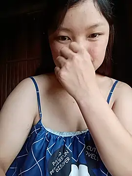 Snapshot of Linna-bae chatting on 07.18.26 Linna-bae online show from 07.18.26