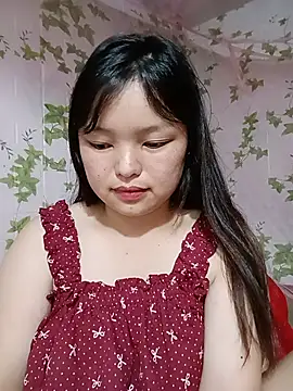 Snapshot of Linna-bae chatting on 07.22.26 Linna-bae online show from 07.22.26