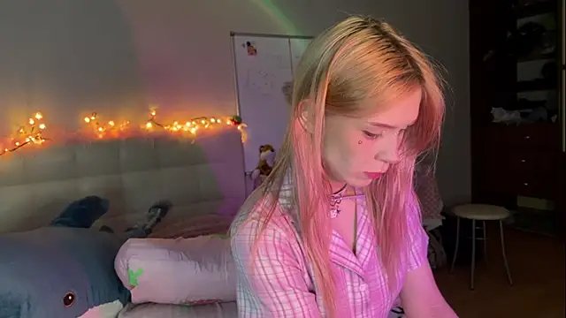sexy cute18 online show from 07.19.26