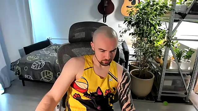 Snapshot of KitteanHard chatting on 06.14.26 KitteanHard online show from 06.14.26