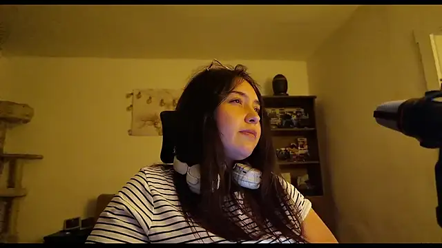 RosieBonbon online show from 06.04.26