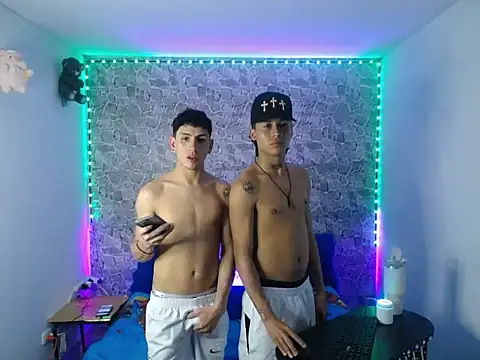 Snapshot of TheHotDuo19 chatting on 07.24.26 TheHotDuo19 online show from 07.24.26