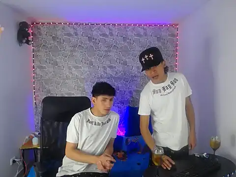 Snapshot of TheHotDuo19 chatting on 07.29.26 TheHotDuo19 online show from 07.29.26