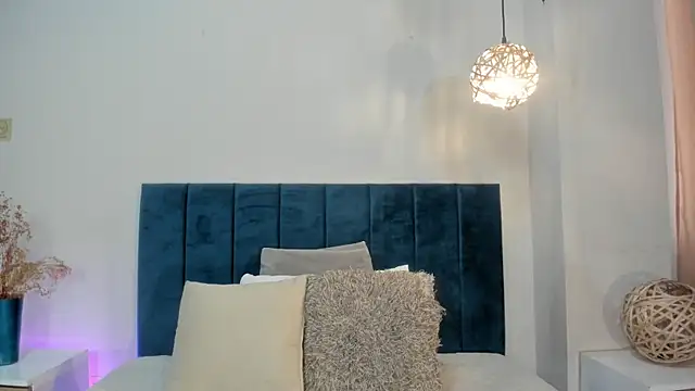 MaddyLovee  online show from 06.20.26