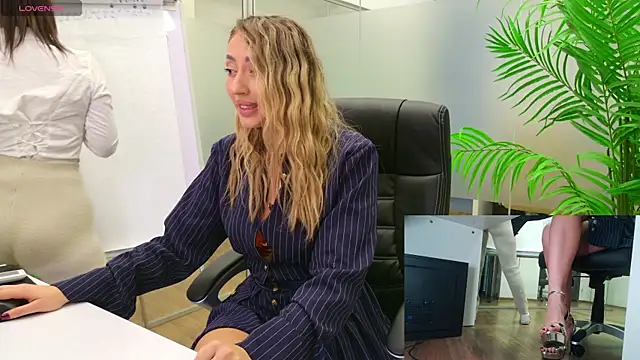 Snapshot of BabesGoWild chatting on 01.22.25 BabesGoWild online show from 01.22.25