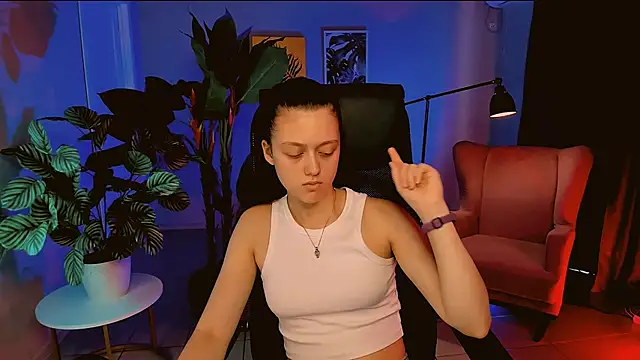 TunaHolli online show from 06.06.26