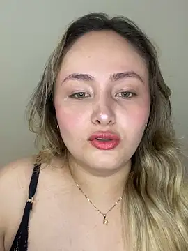Snapshot of Rositafresitaa chatting on 06.14.26 Rositafresitaa online show from 06.14.26